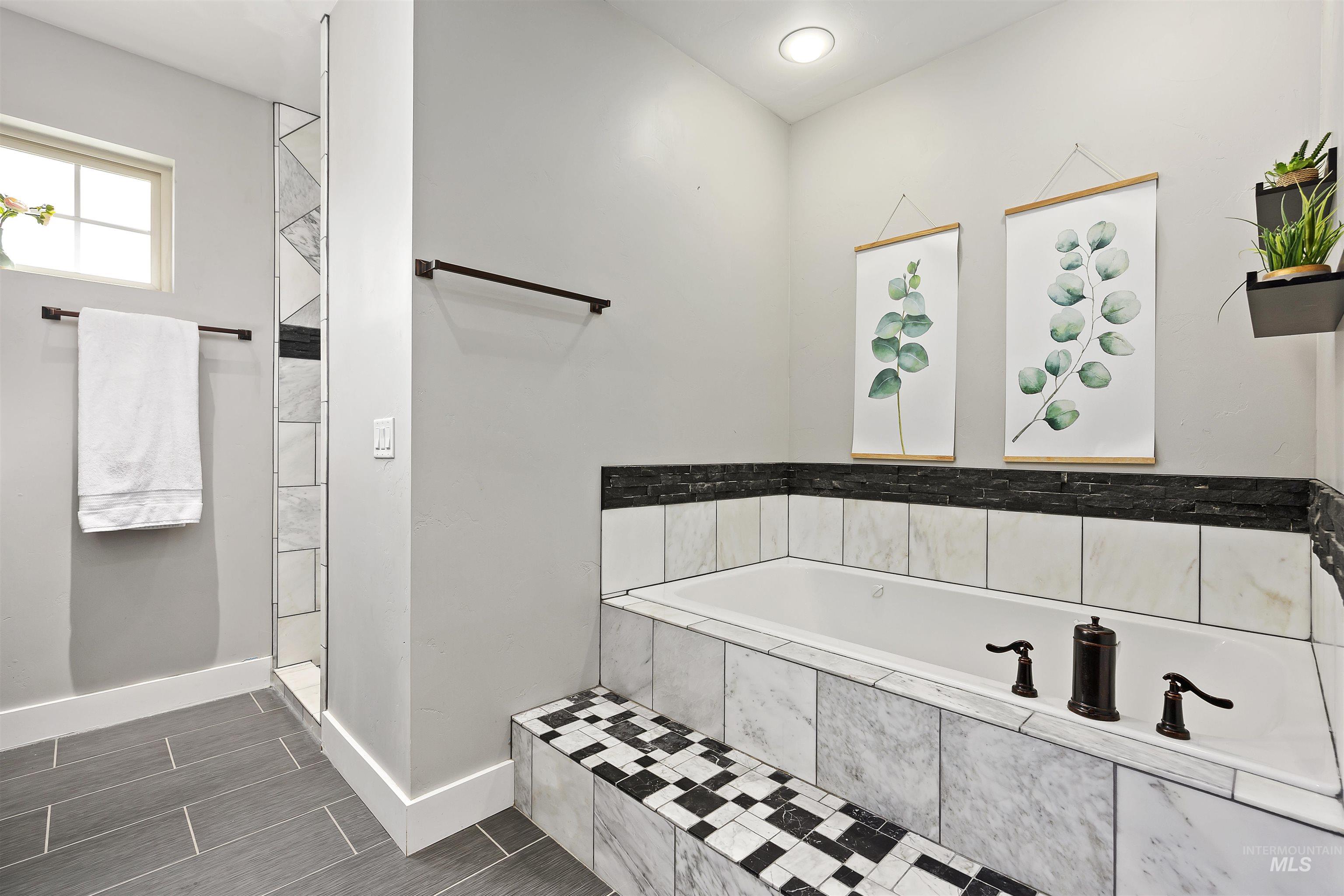 4030 N 3329 E Property Photo 24