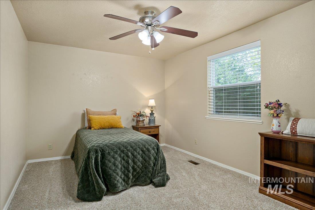 5328 W Bainbridge Dr. Property Photo 24