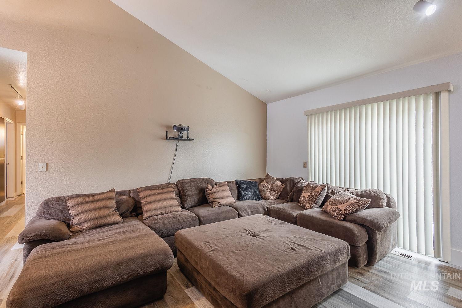 5539 W Waterwheel Dr Property Photo 9