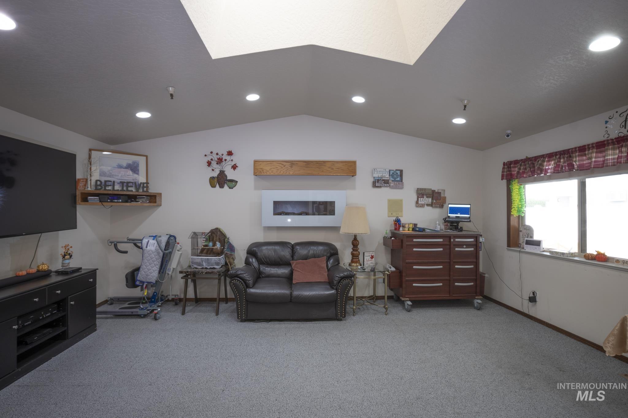 1713 Center Ave. Property Photo 13