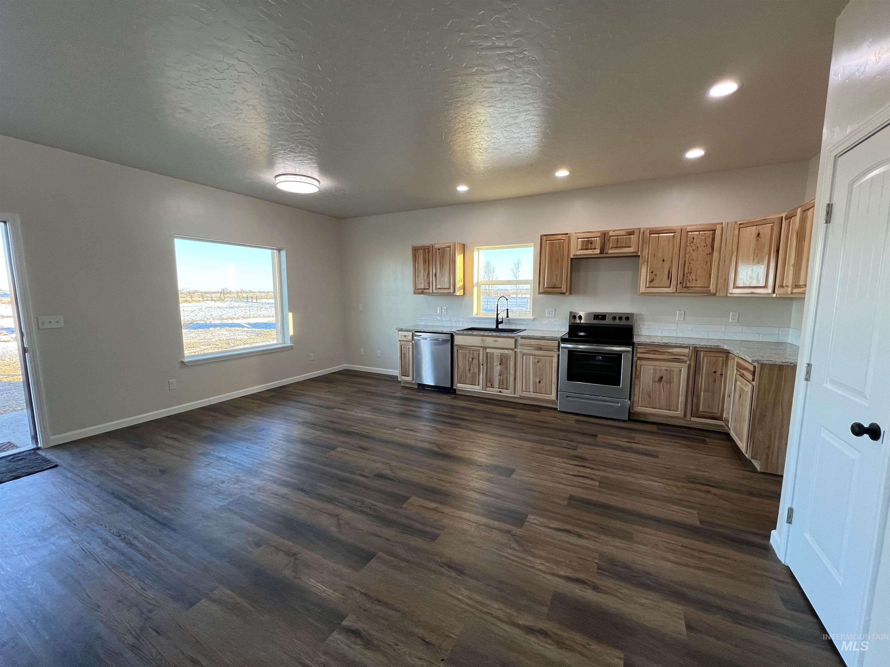 405 N Fairfield Property Photo 8