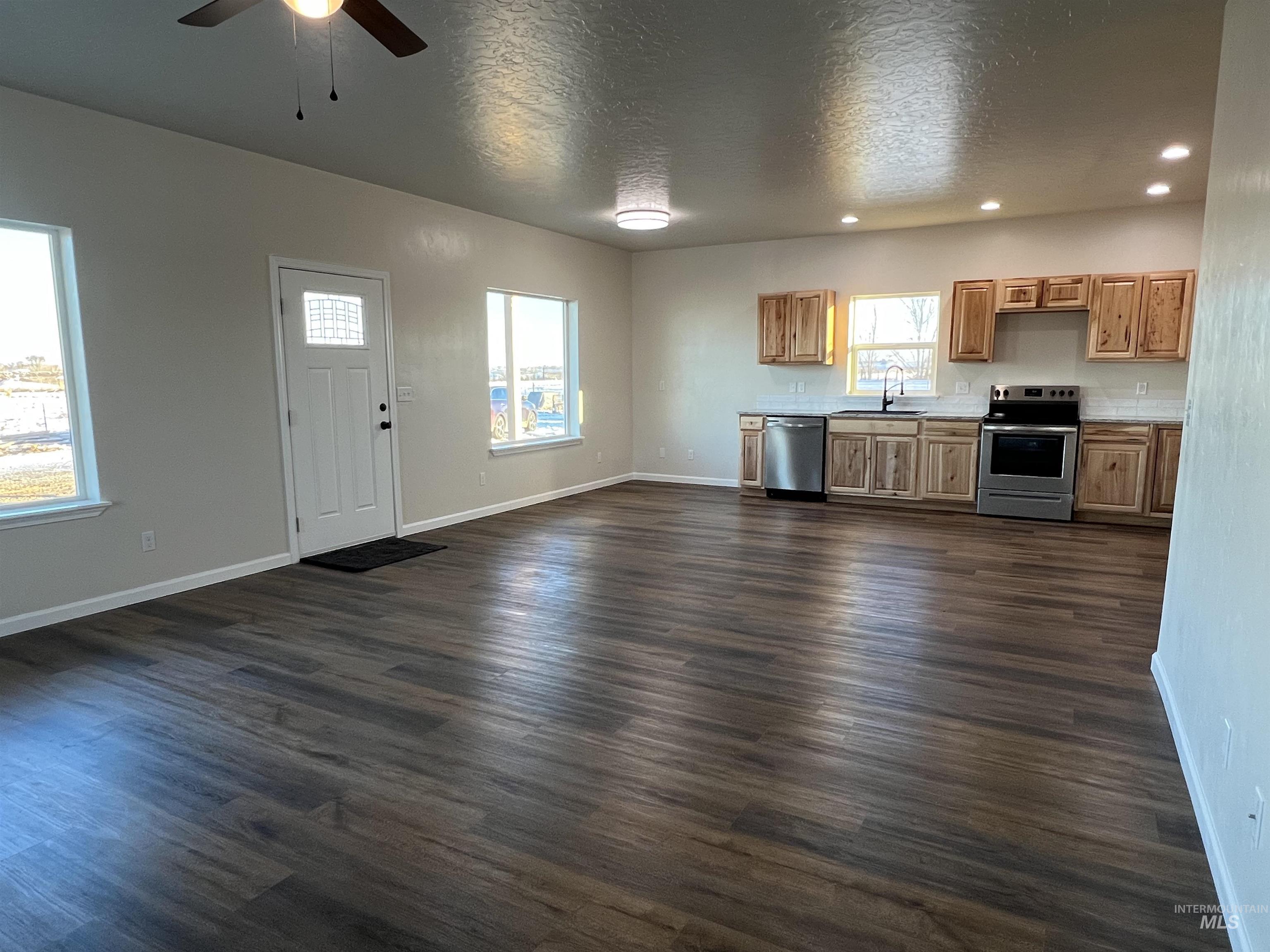 405 N Fairfield Property Photo 9