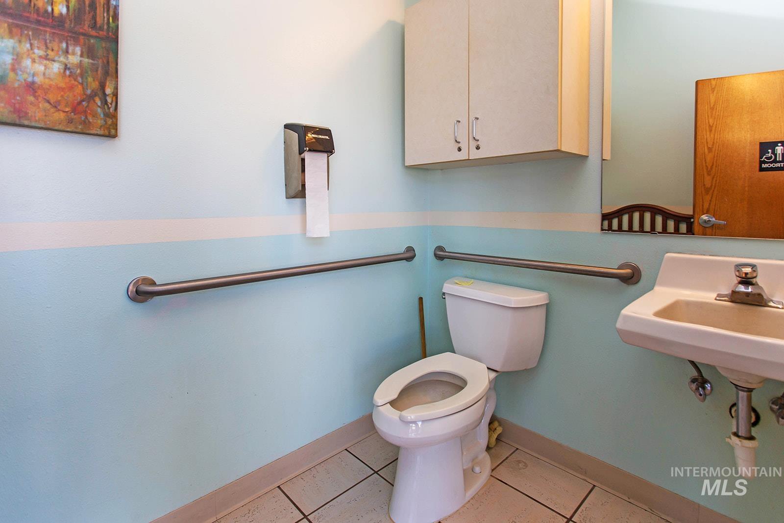 1263 Bennett Ave. Suite 2 Property Photo 8