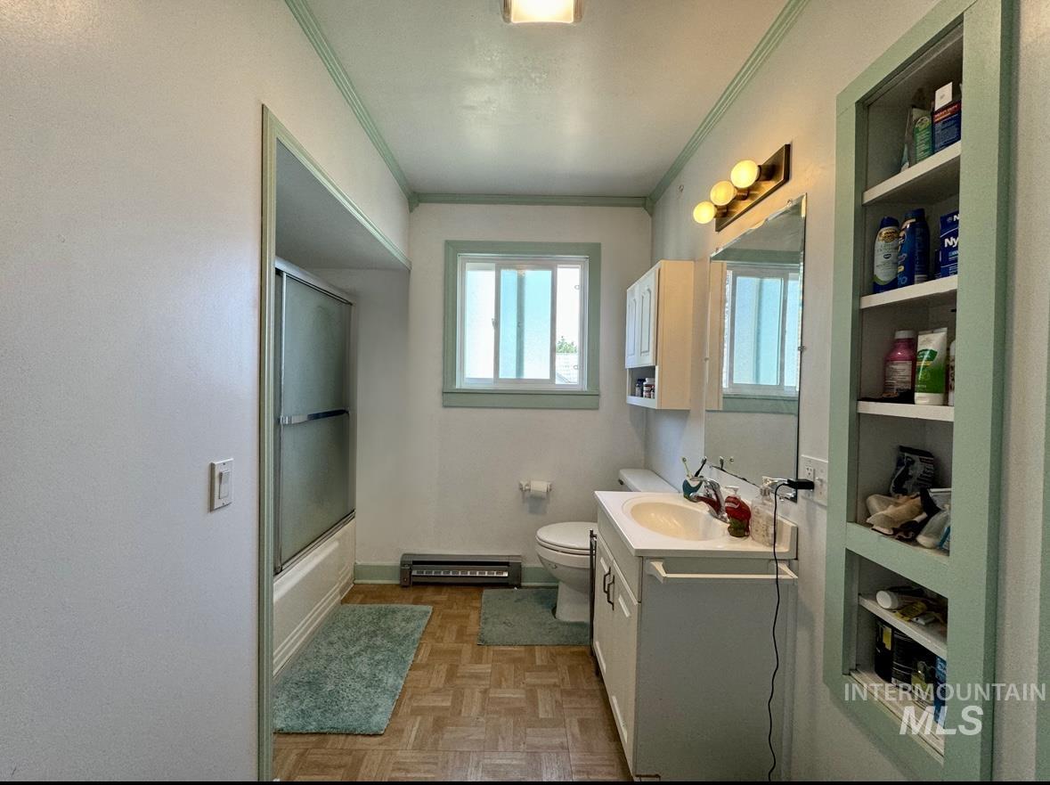 709 Oak St Property Photo 14
