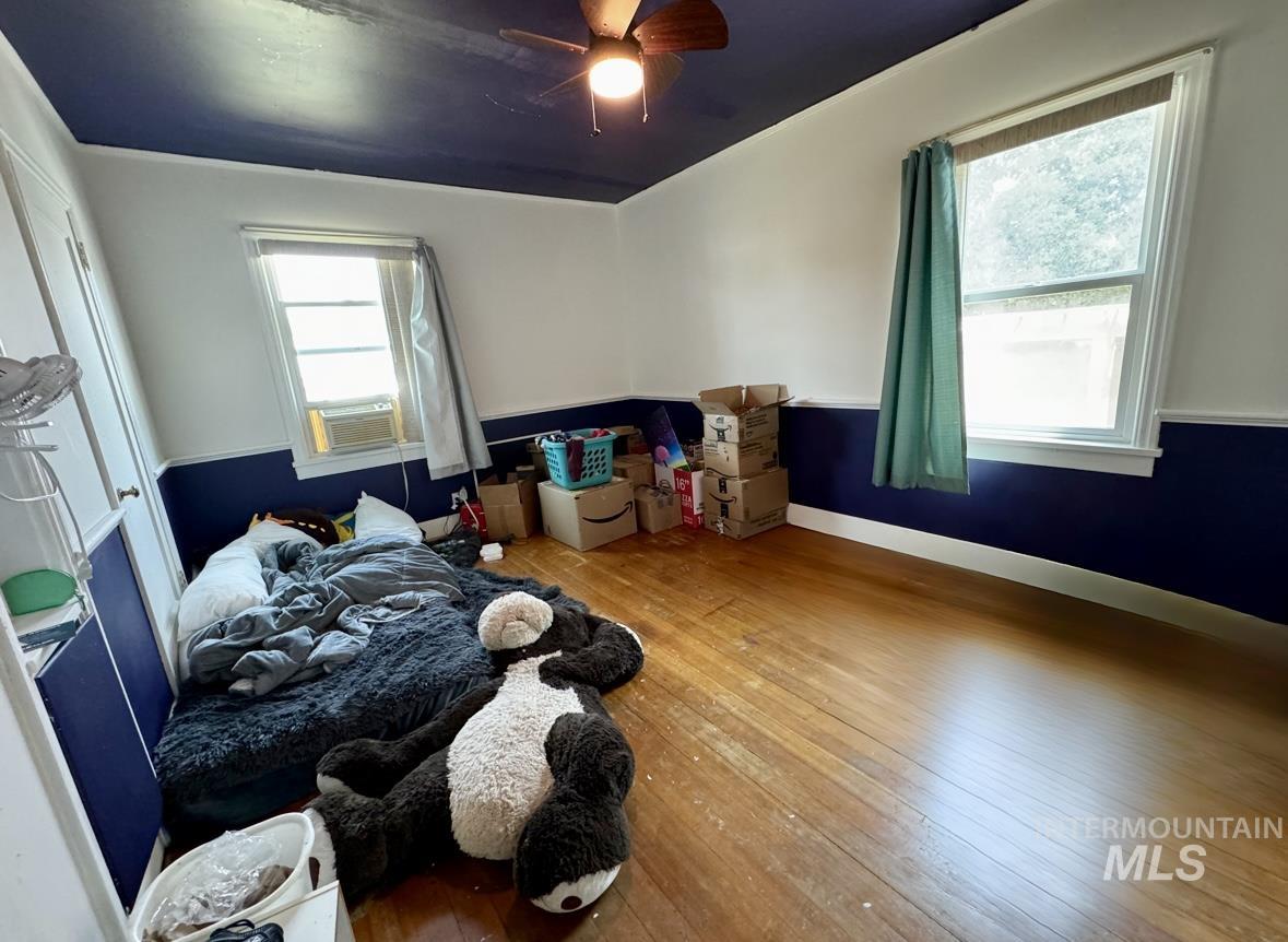 709 Oak St Property Photo 16