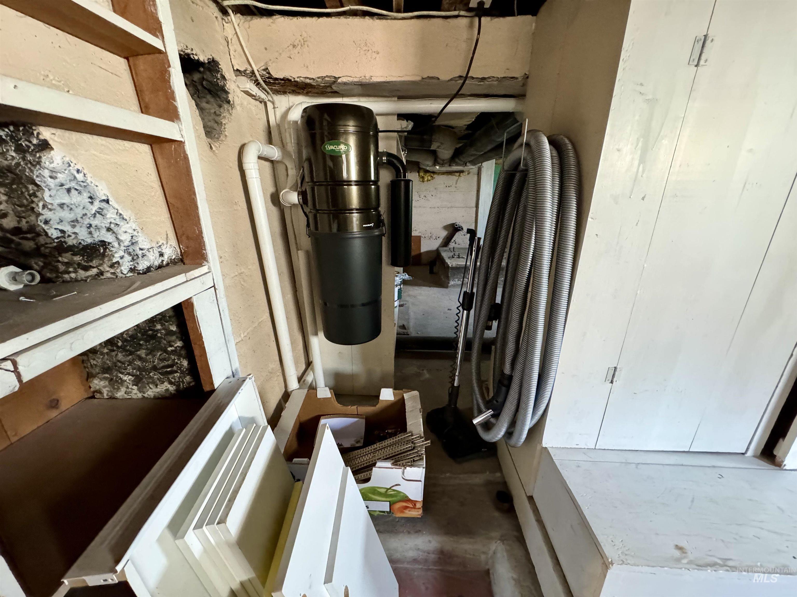 709 Oak St Property Photo 26