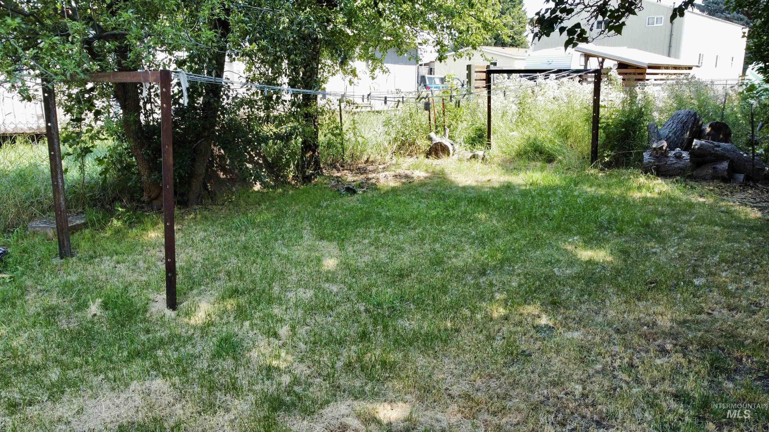 709 Oak St Property Photo 32