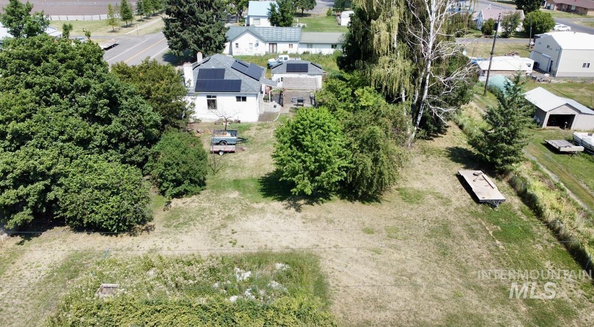 709 Oak St Property Photo 33