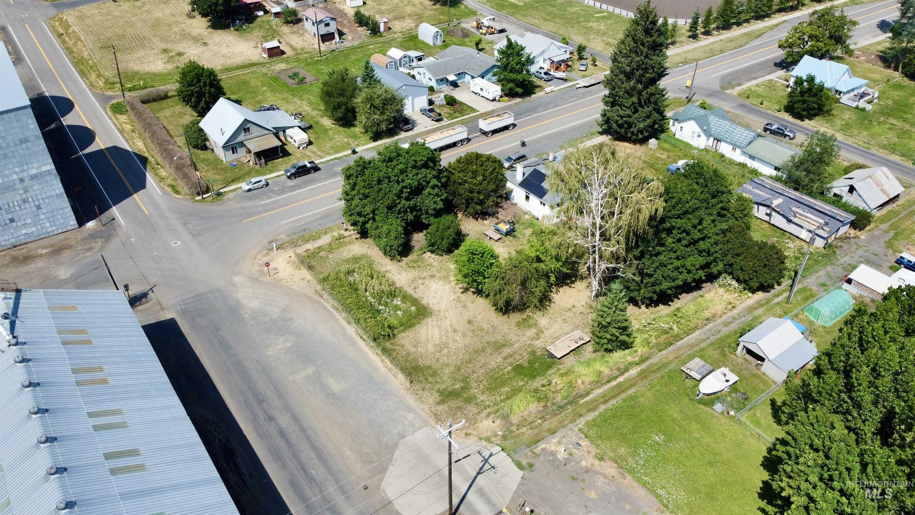 709 Oak St Property Photo 36