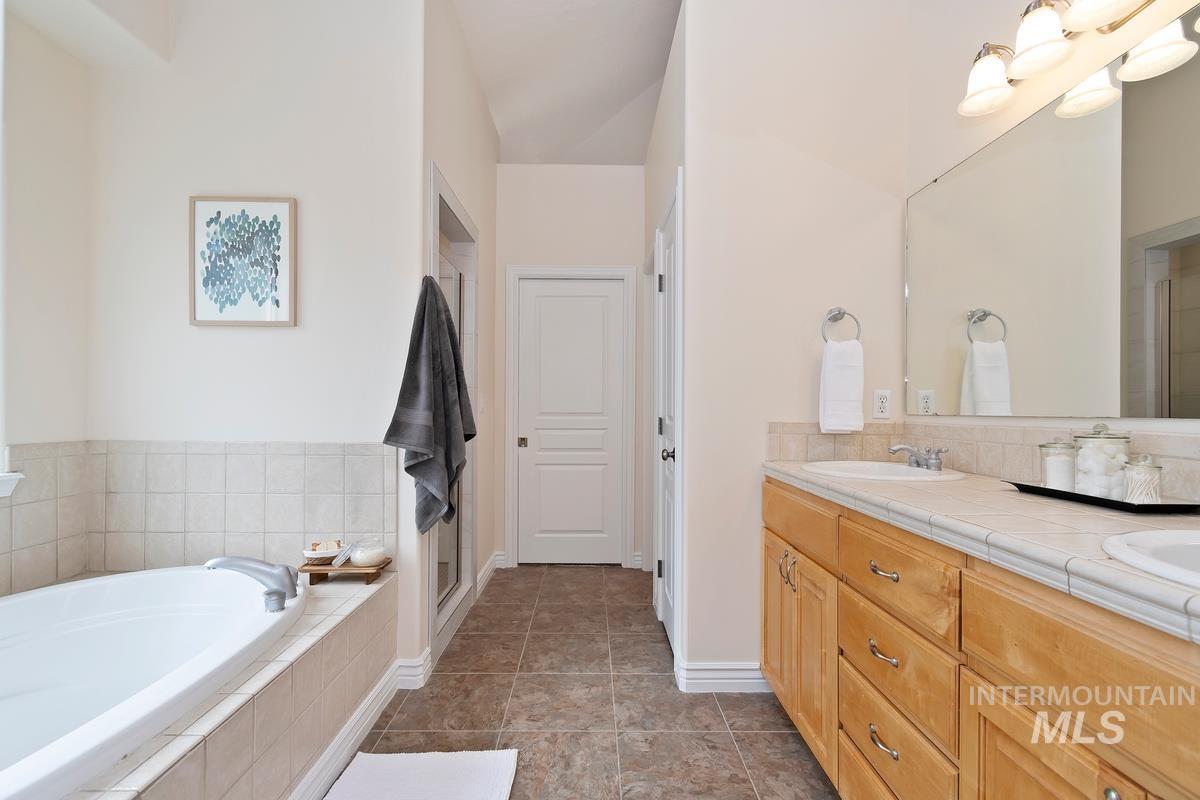 6048 N Harbor Town Place Property Photo 6