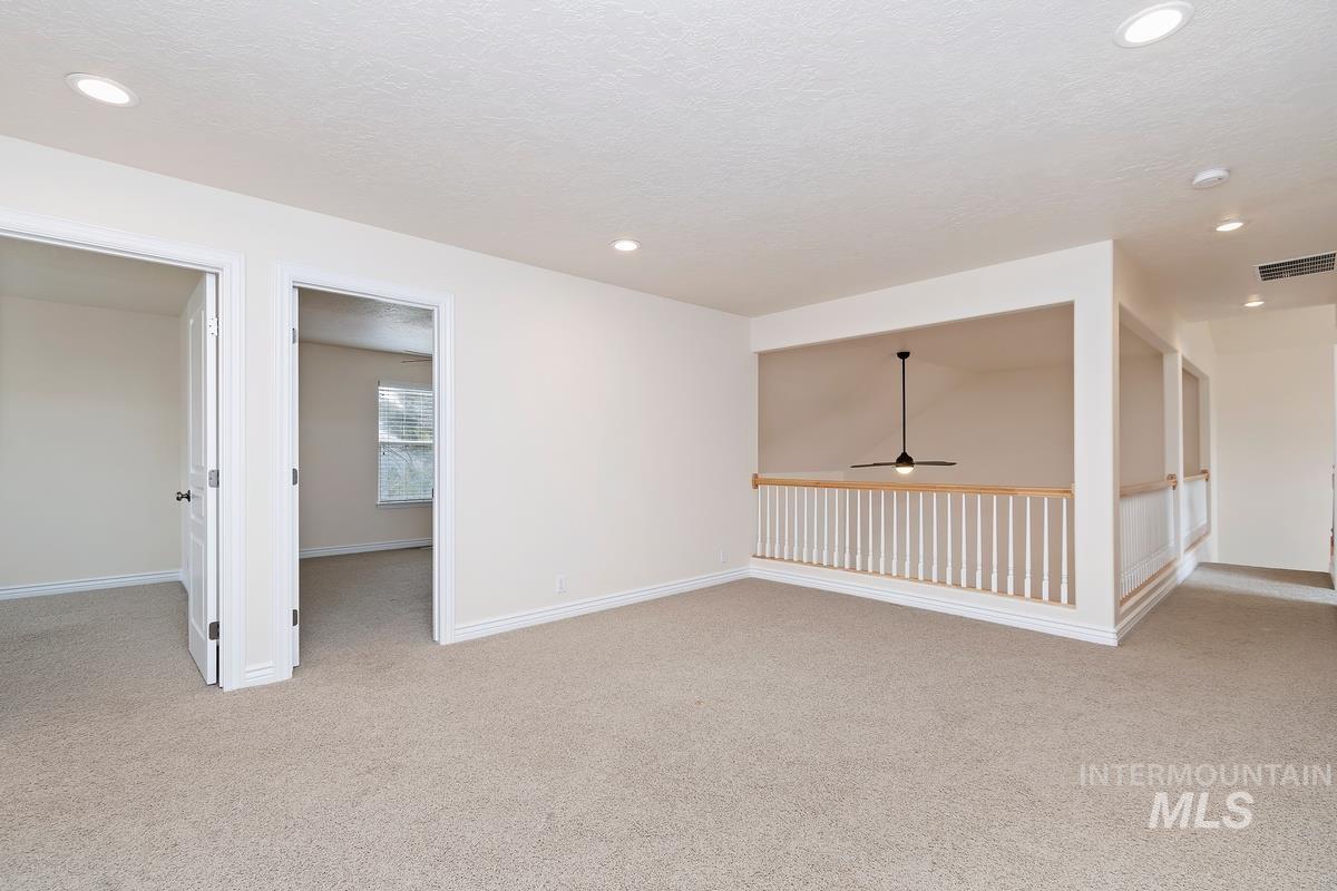 6048 N Harbor Town Place Property Photo 8