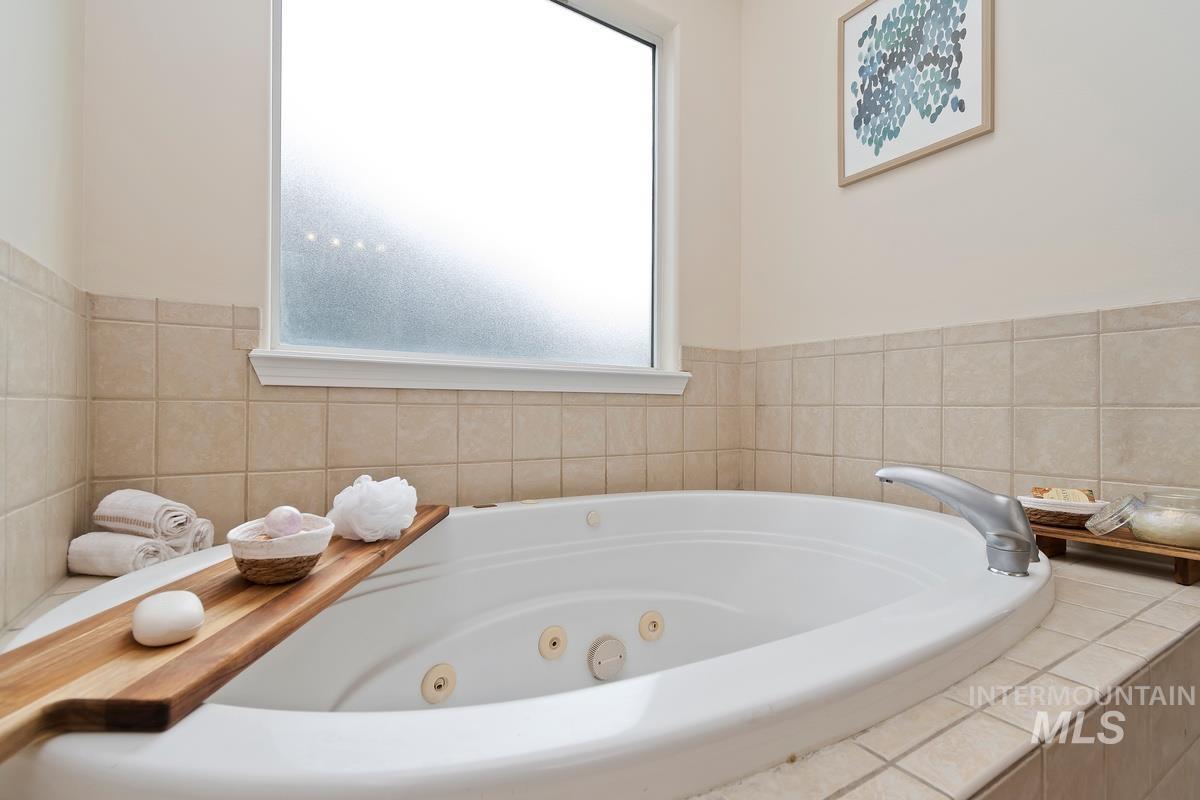 6048 N Harbor Town Place Property Photo 14