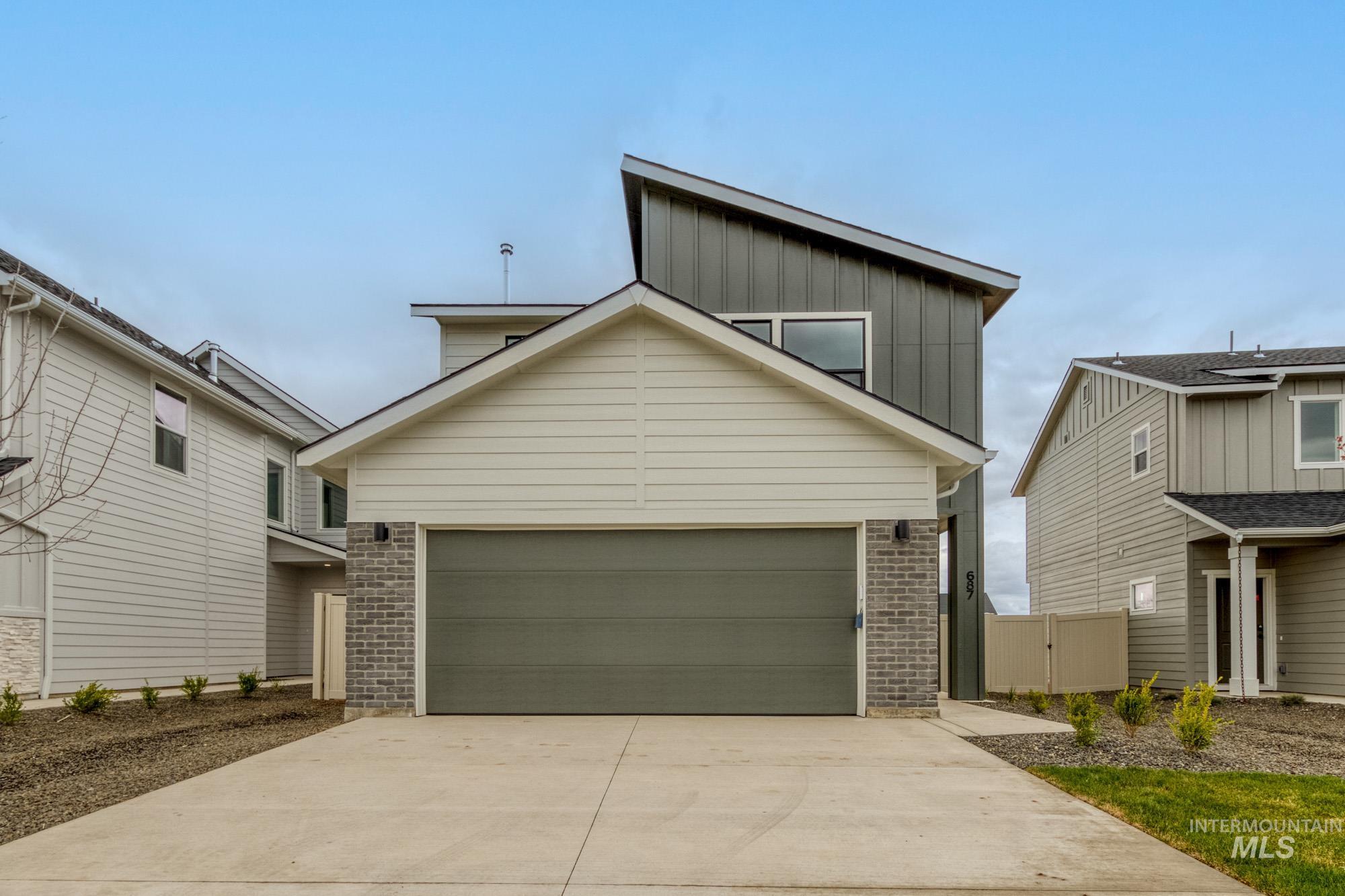 687 N Aleppo Way Property Photo