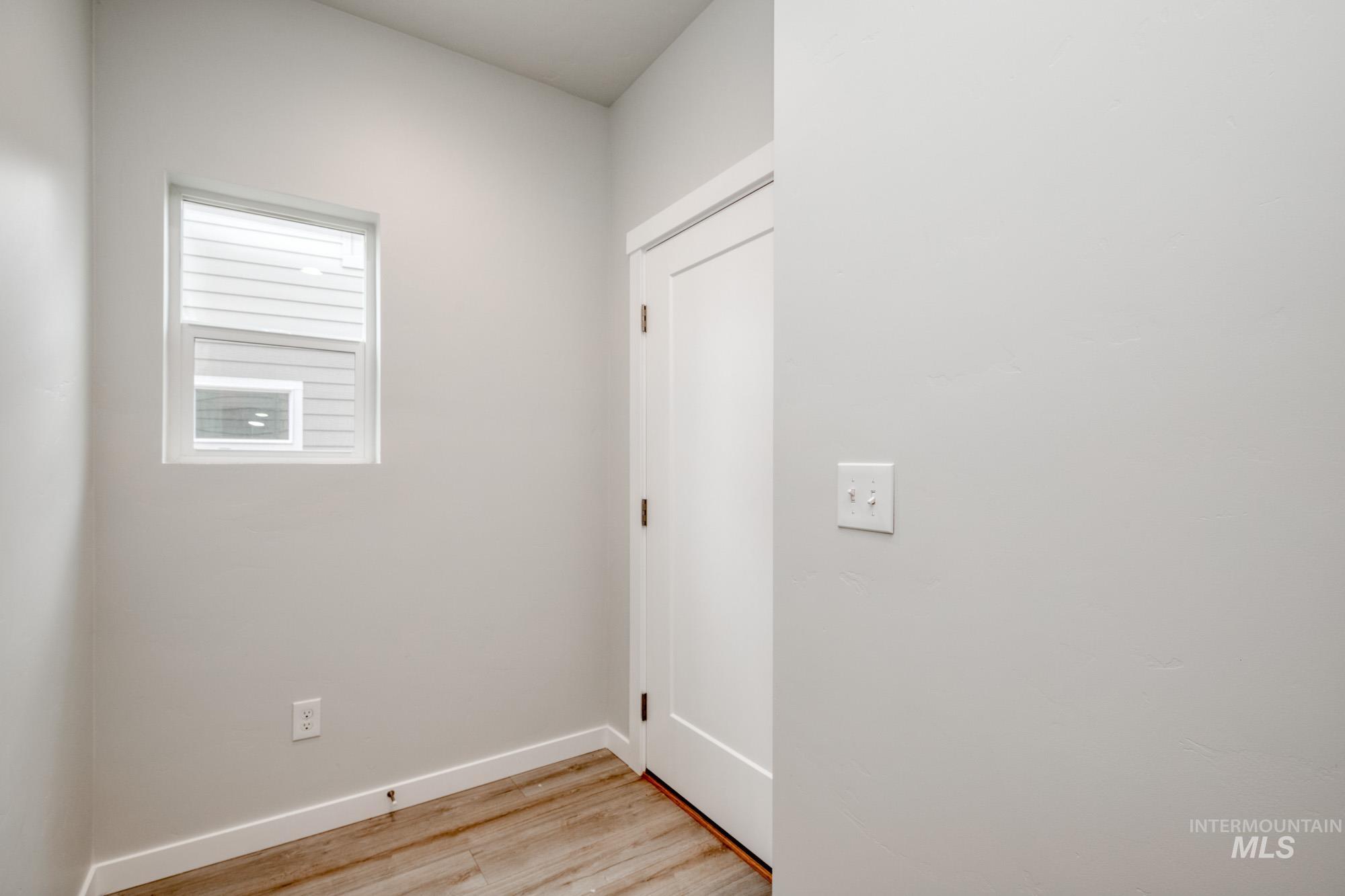 687 N Aleppo Way Property Photo 2