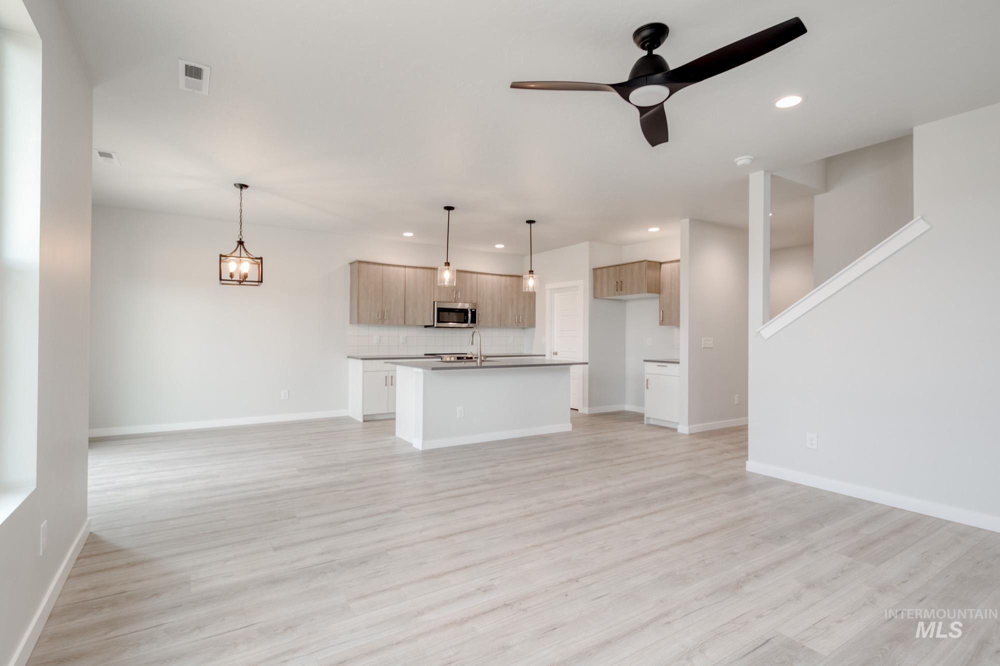 687 N Aleppo Way Property Photo 12