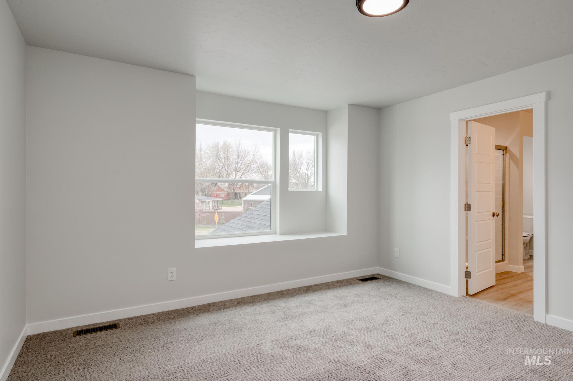 687 N Aleppo Way Property Photo 18