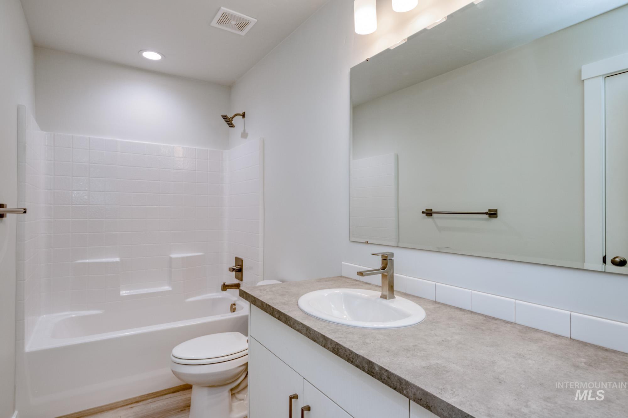 687 N Aleppo Way Property Photo 24