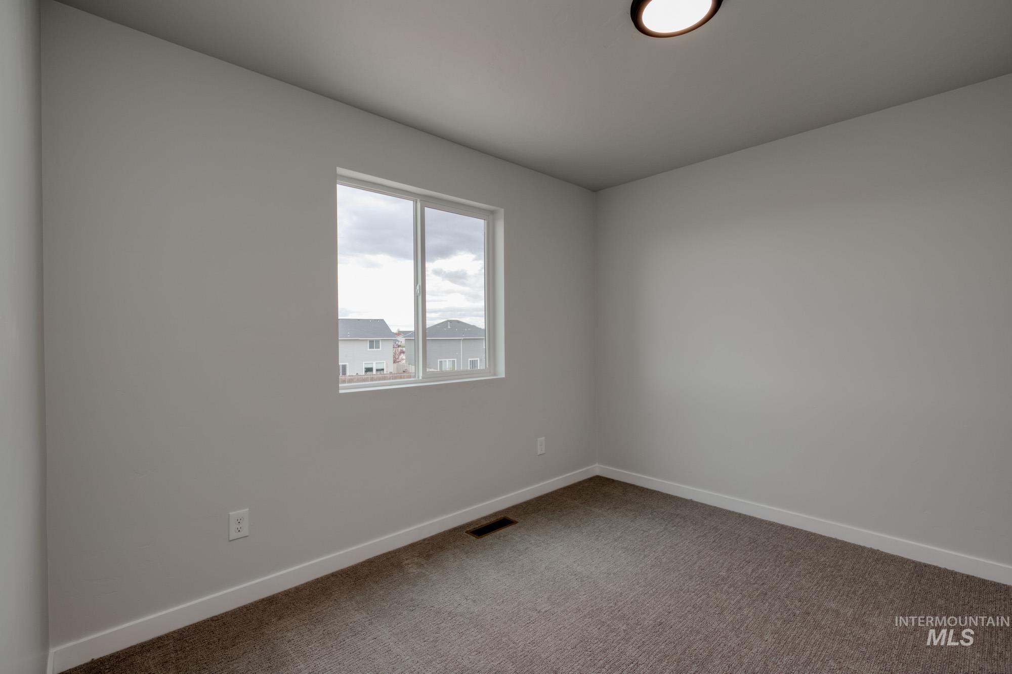 687 N Aleppo Way Property Photo 25