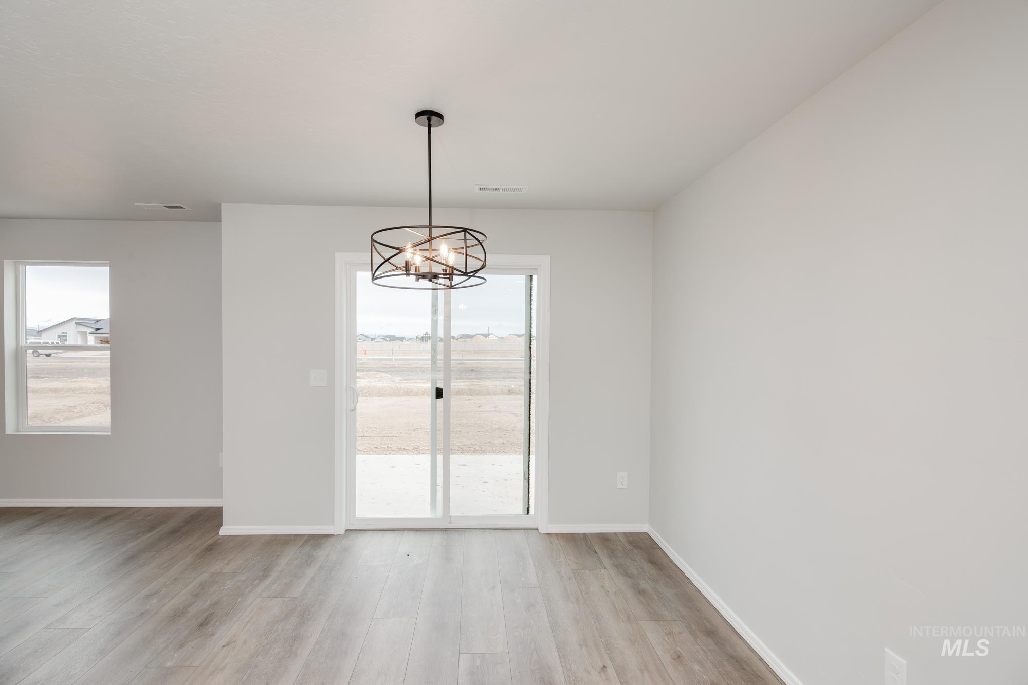 763 N Aleppo Way Property Photo 7