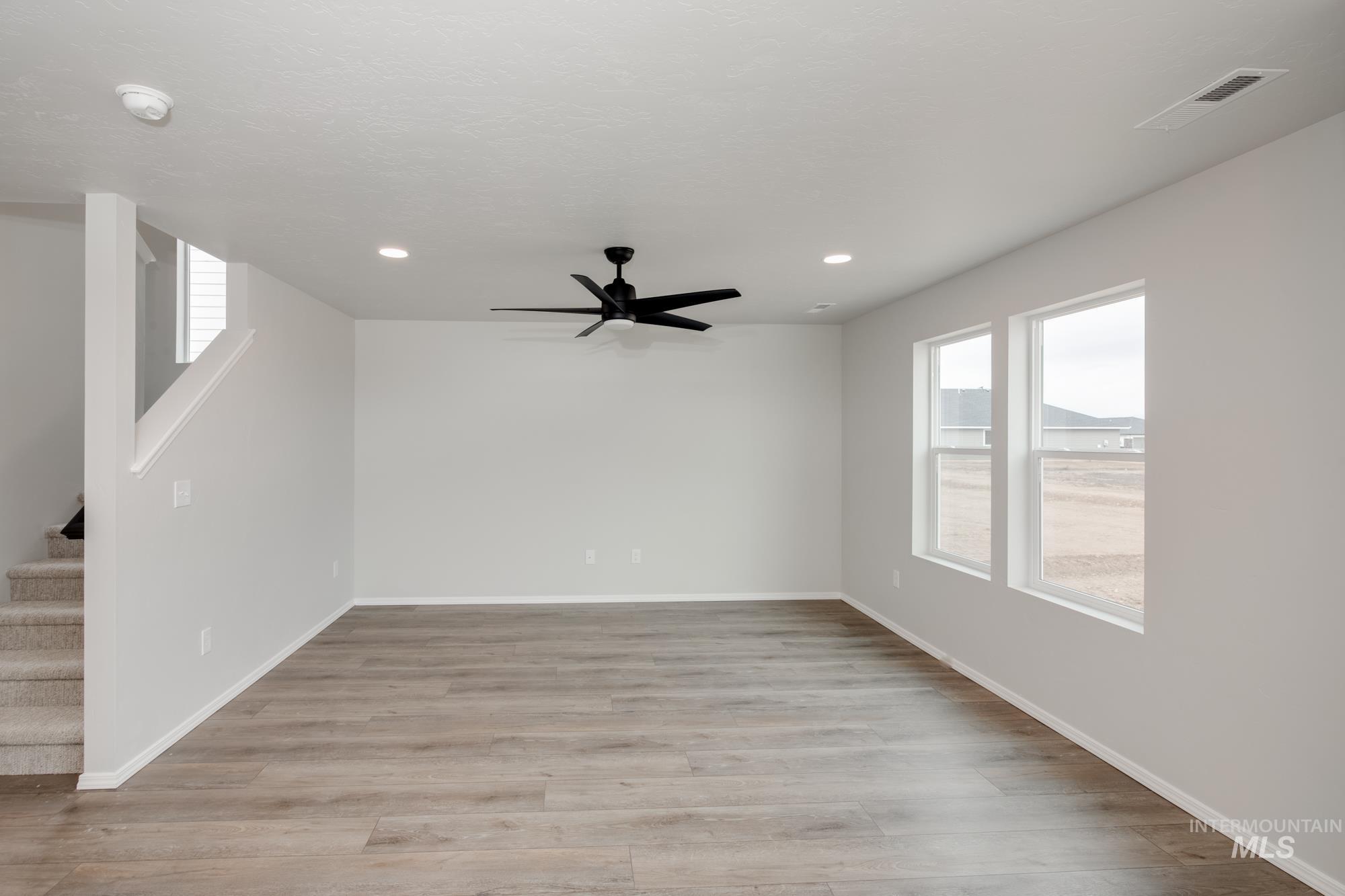763 N Aleppo Way Property Photo 8