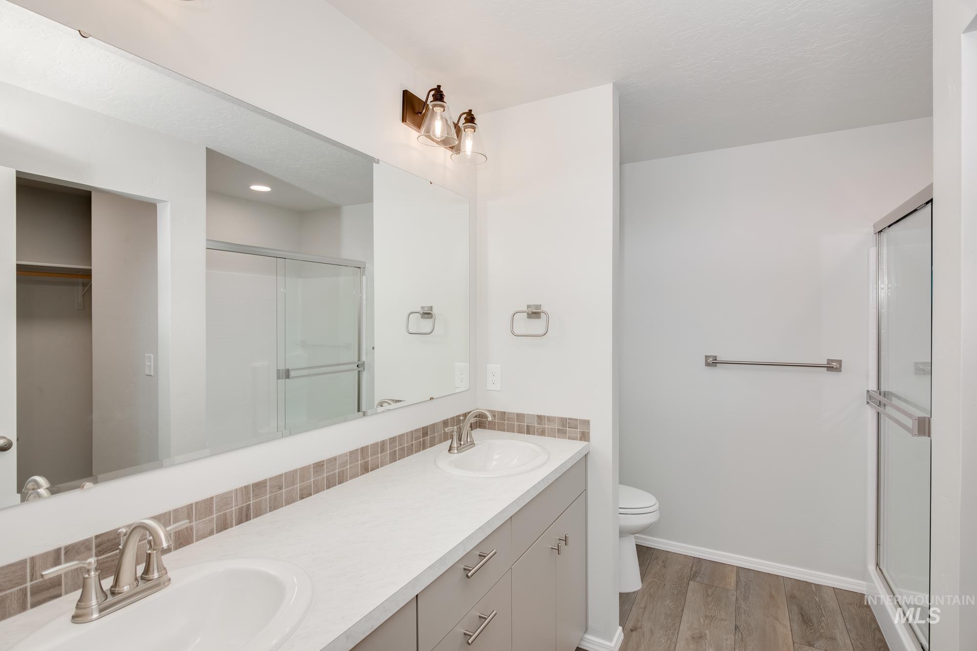 763 N Aleppo Way Property Photo 18
