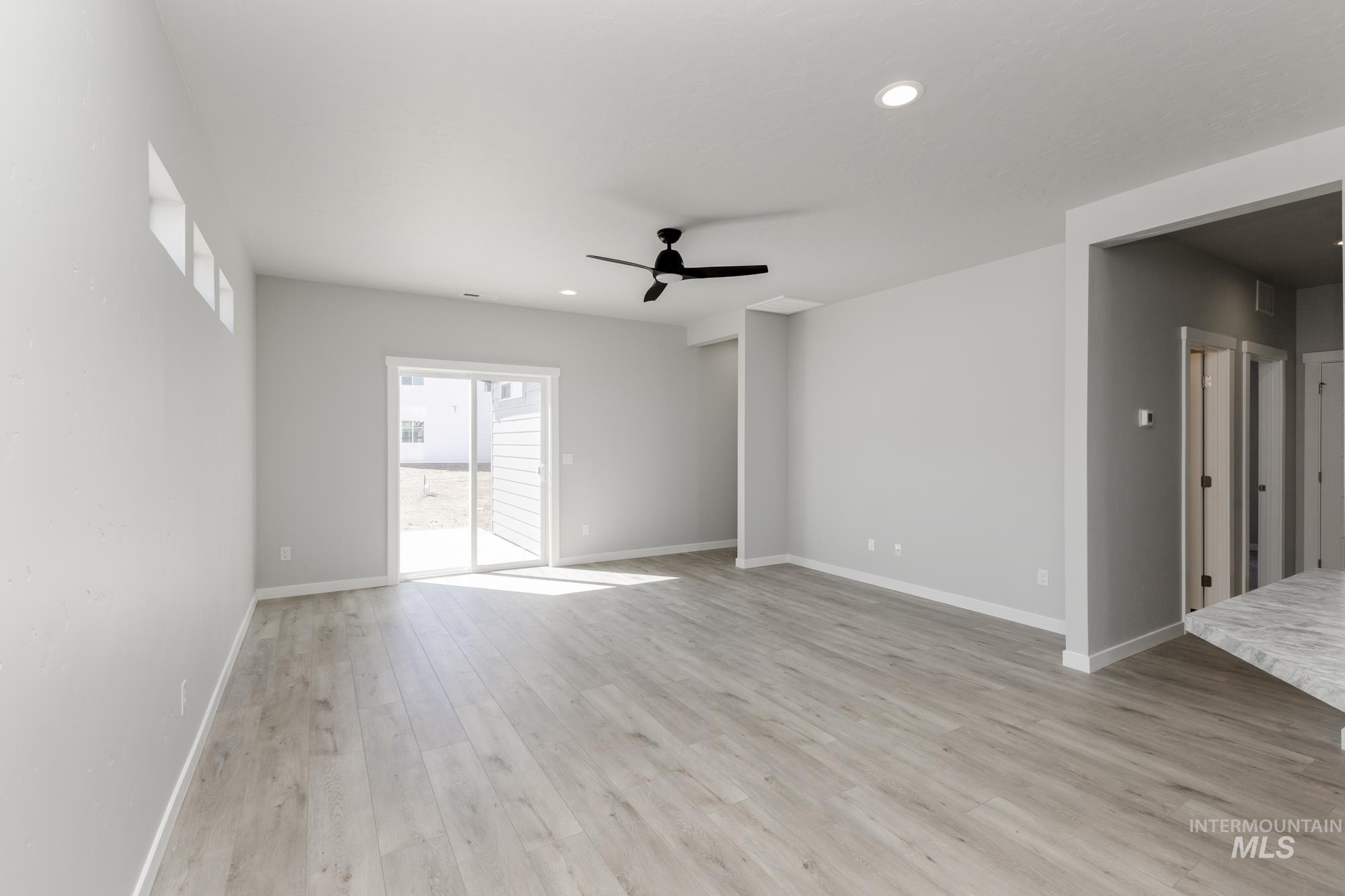 6779 W Plateau Creek Dr Property Photo 5