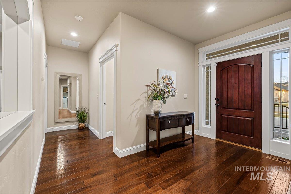 4255 N Rogue River Way Property Photo 4