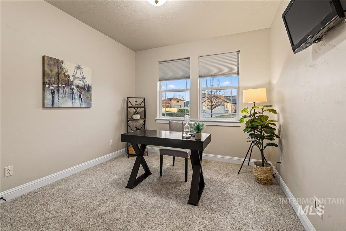 4255 N Rogue River Way Property Photo 8