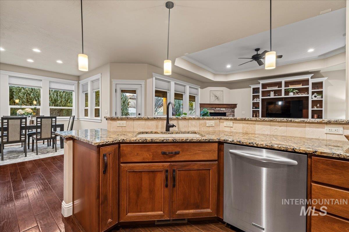 4255 N Rogue River Way Property Photo 19