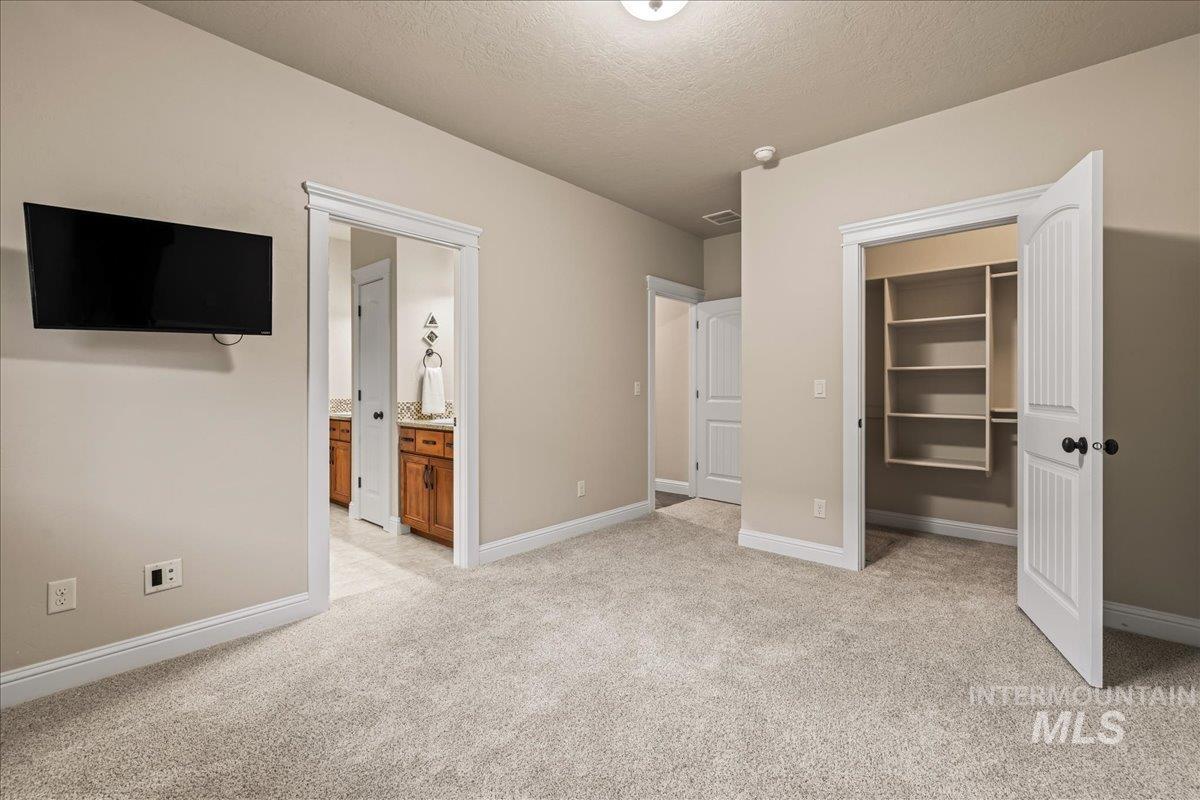 4255 N Rogue River Way Property Photo 33
