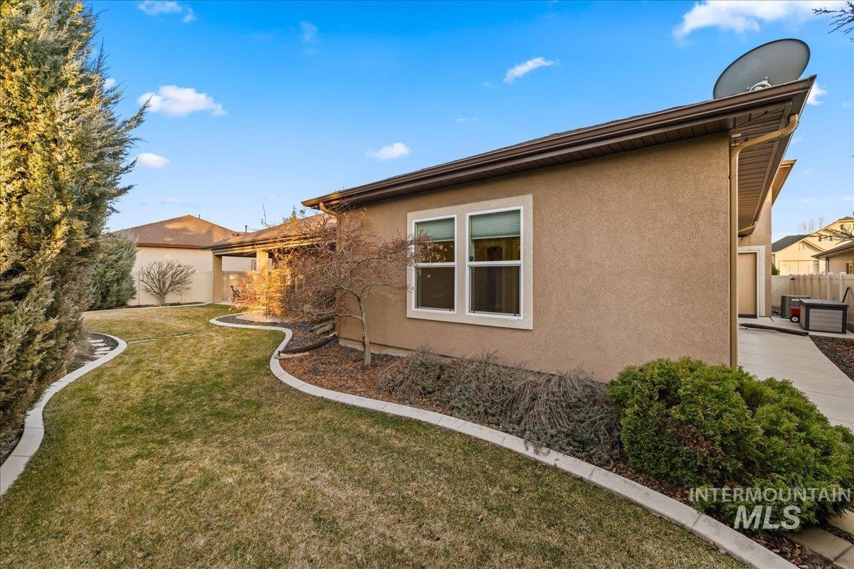 4255 N Rogue River Way Property Photo 42
