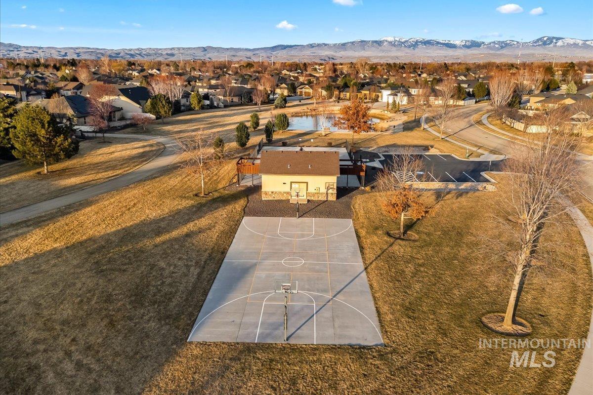 4255 N Rogue River Way Property Photo 48