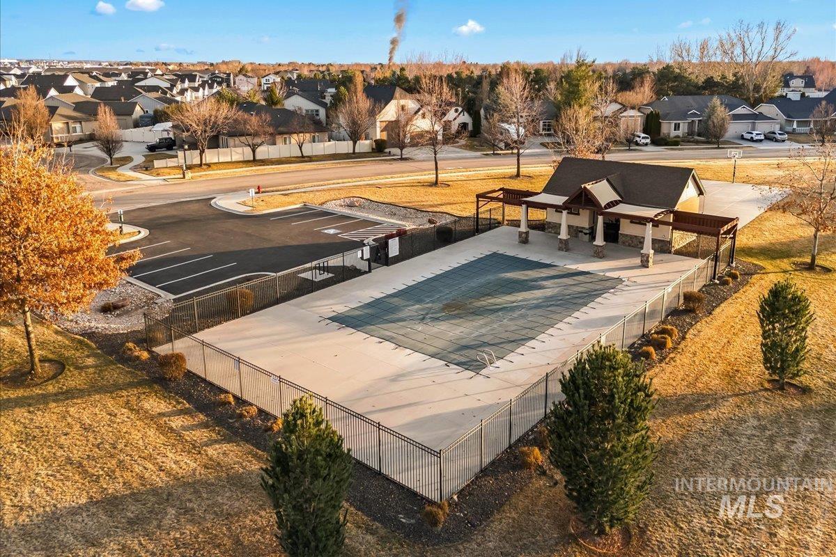 4255 N Rogue River Way Property Photo 49