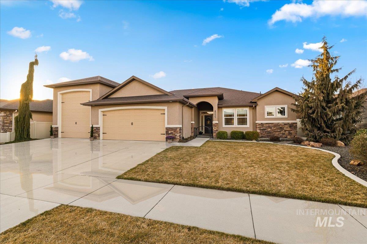 4255 N Rogue River Way Property Photo 50