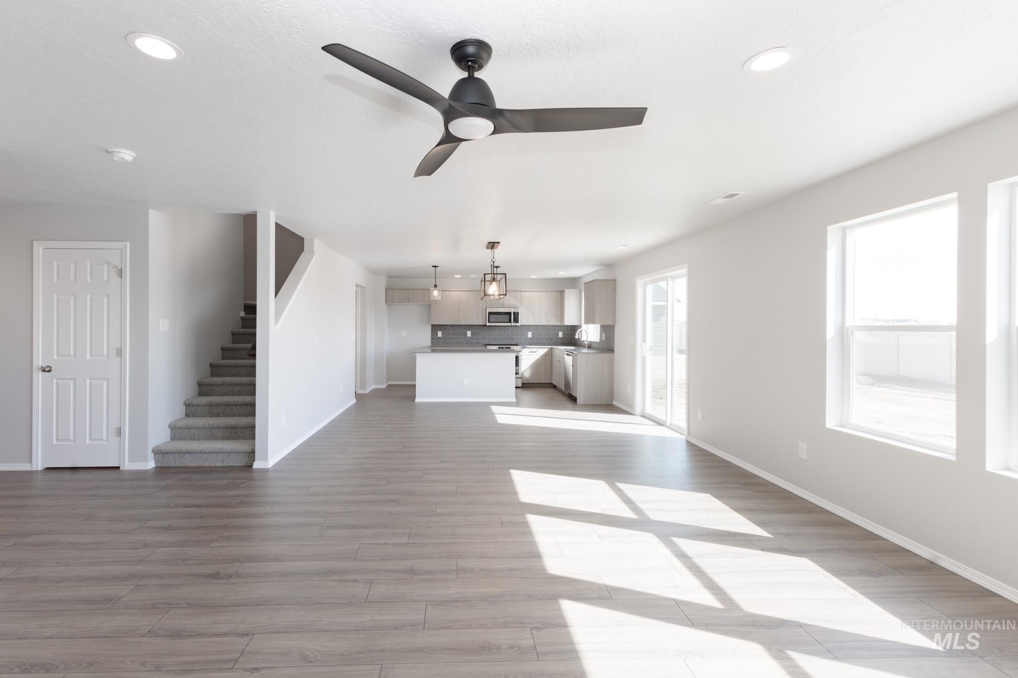 11167 Cart St Property Photo 6