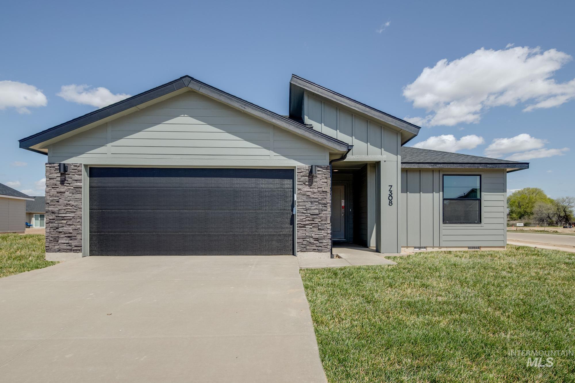 7308 E Marble Springs Dr Property Photo 1