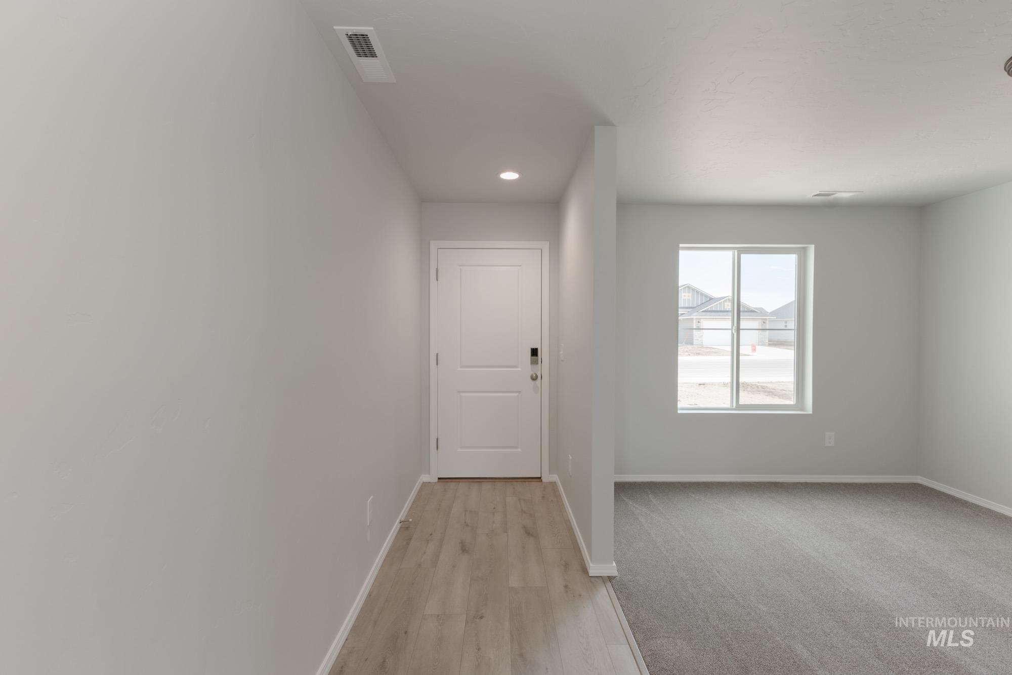 311 Chalcedony Ave Property Photo 2