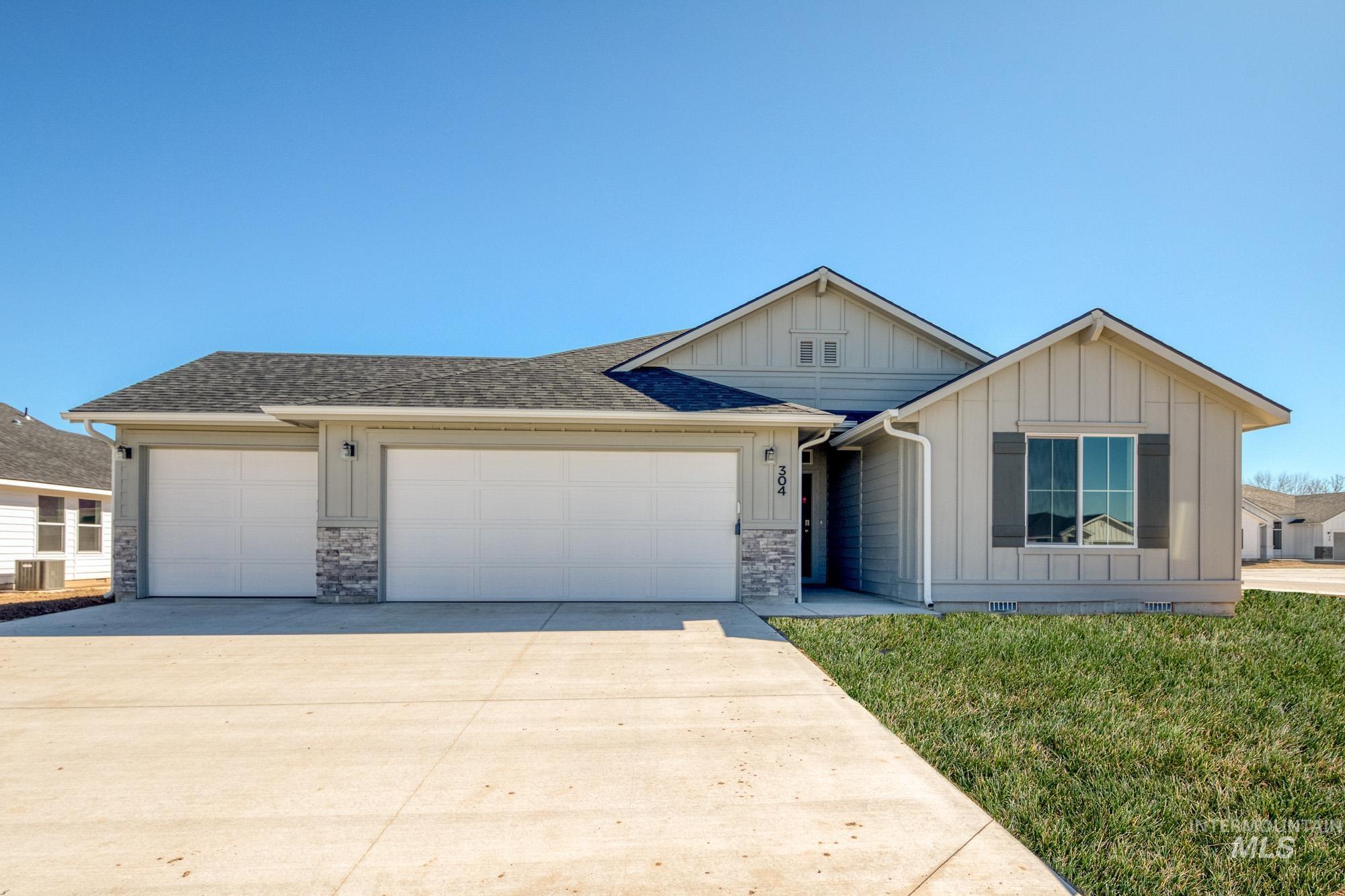 304 Chalcedony Ave Property Photo 1