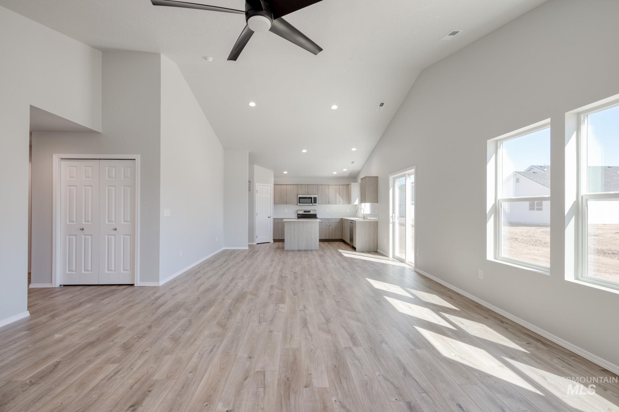 304 Chalcedony Ave Property Photo 10