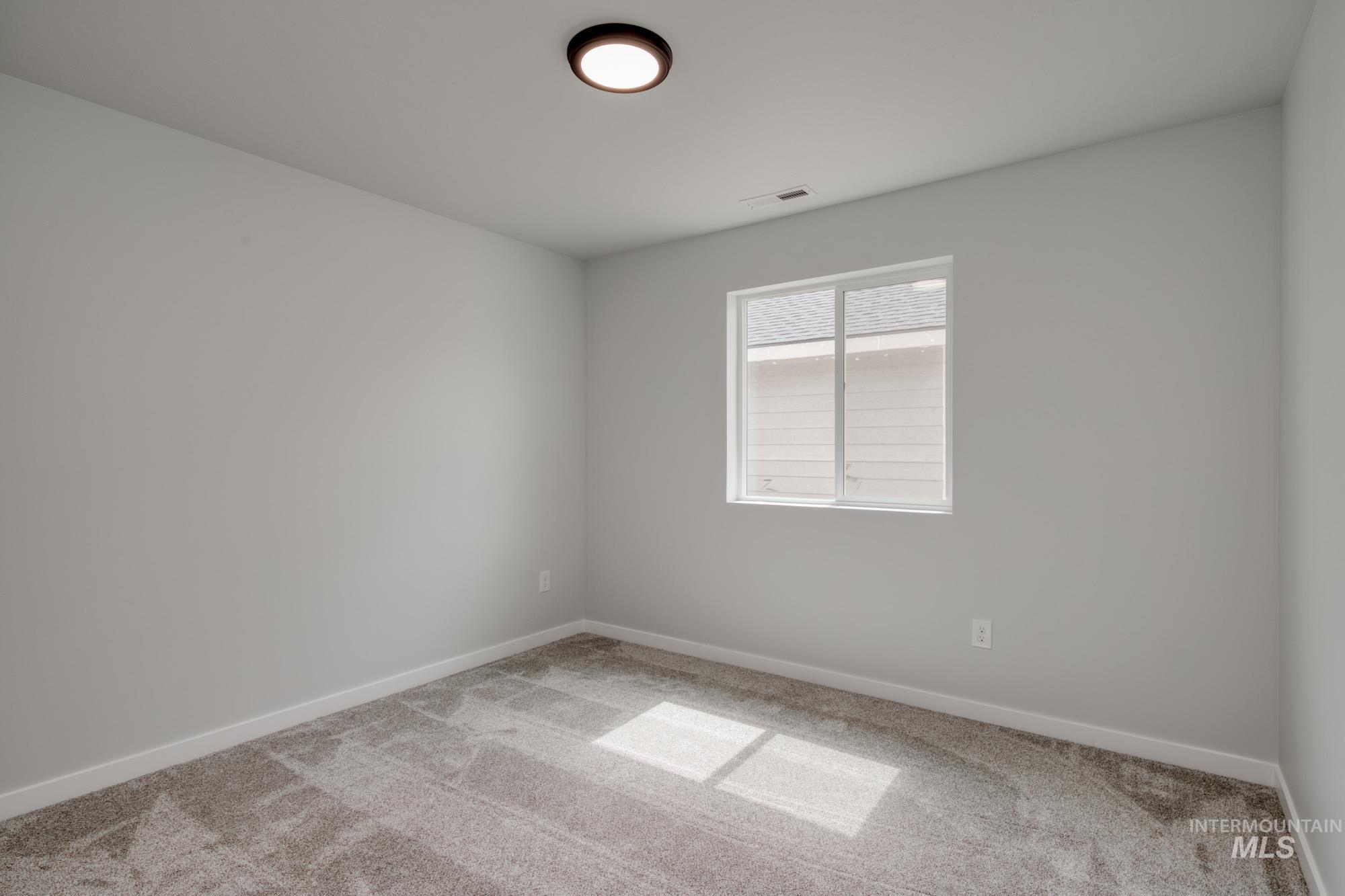 5456 S Memory Pl Property Photo 4