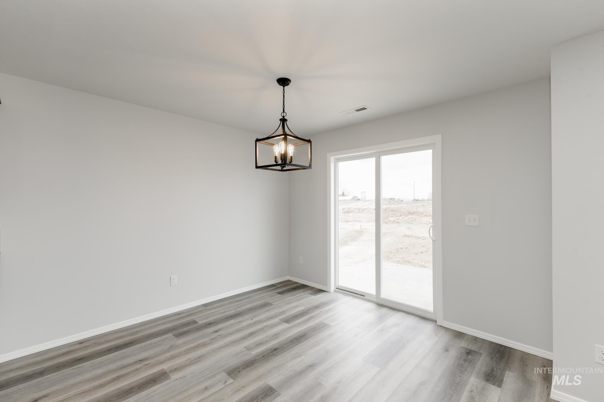 247 N Coltsfoot Ave Property Photo 6