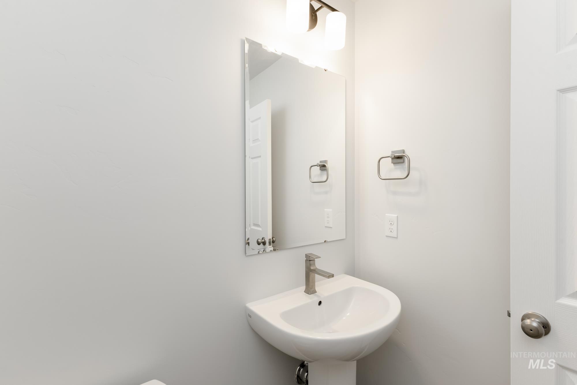 247 N Coltsfoot Ave Property Photo 12