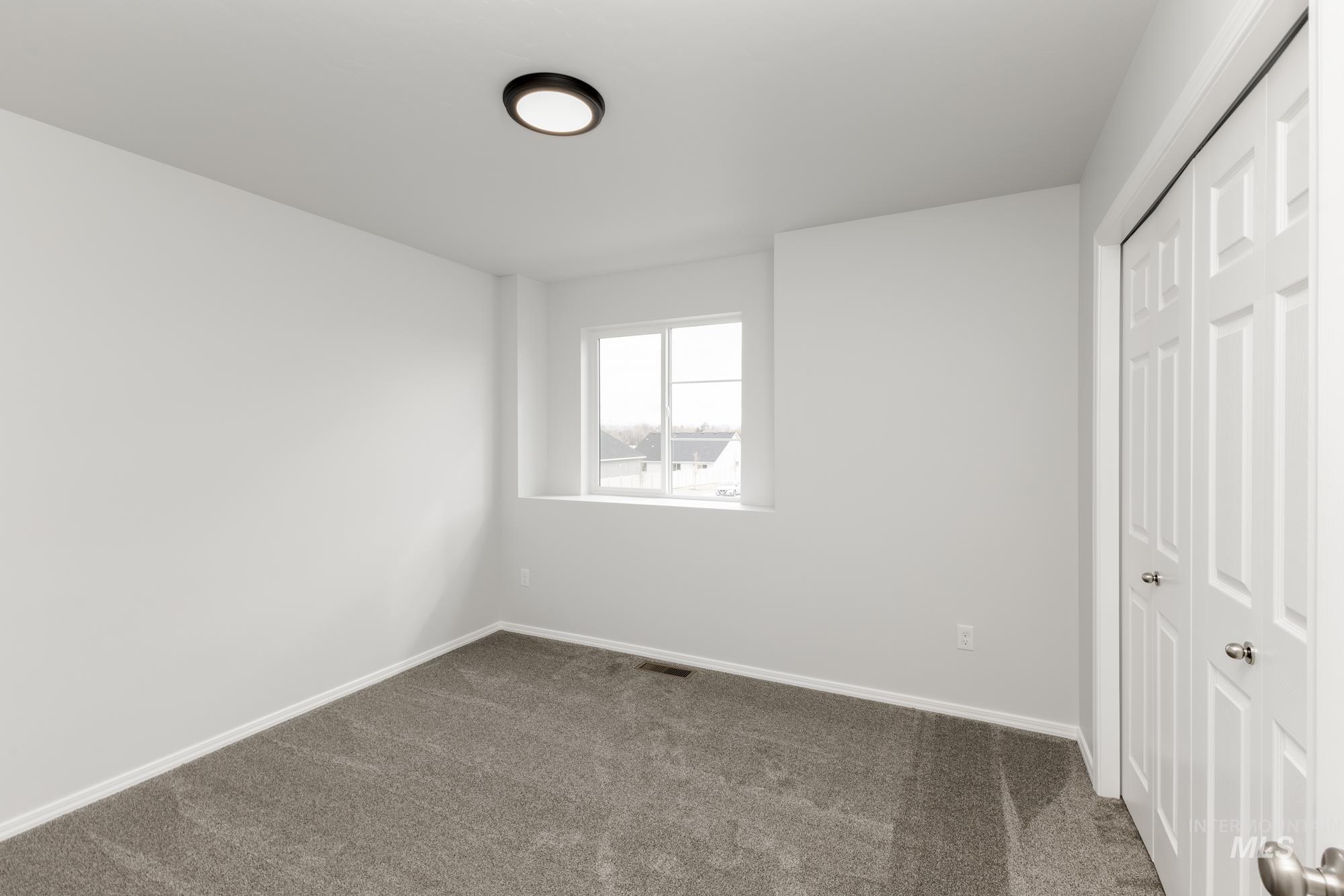 247 N Coltsfoot Ave Property Photo 17