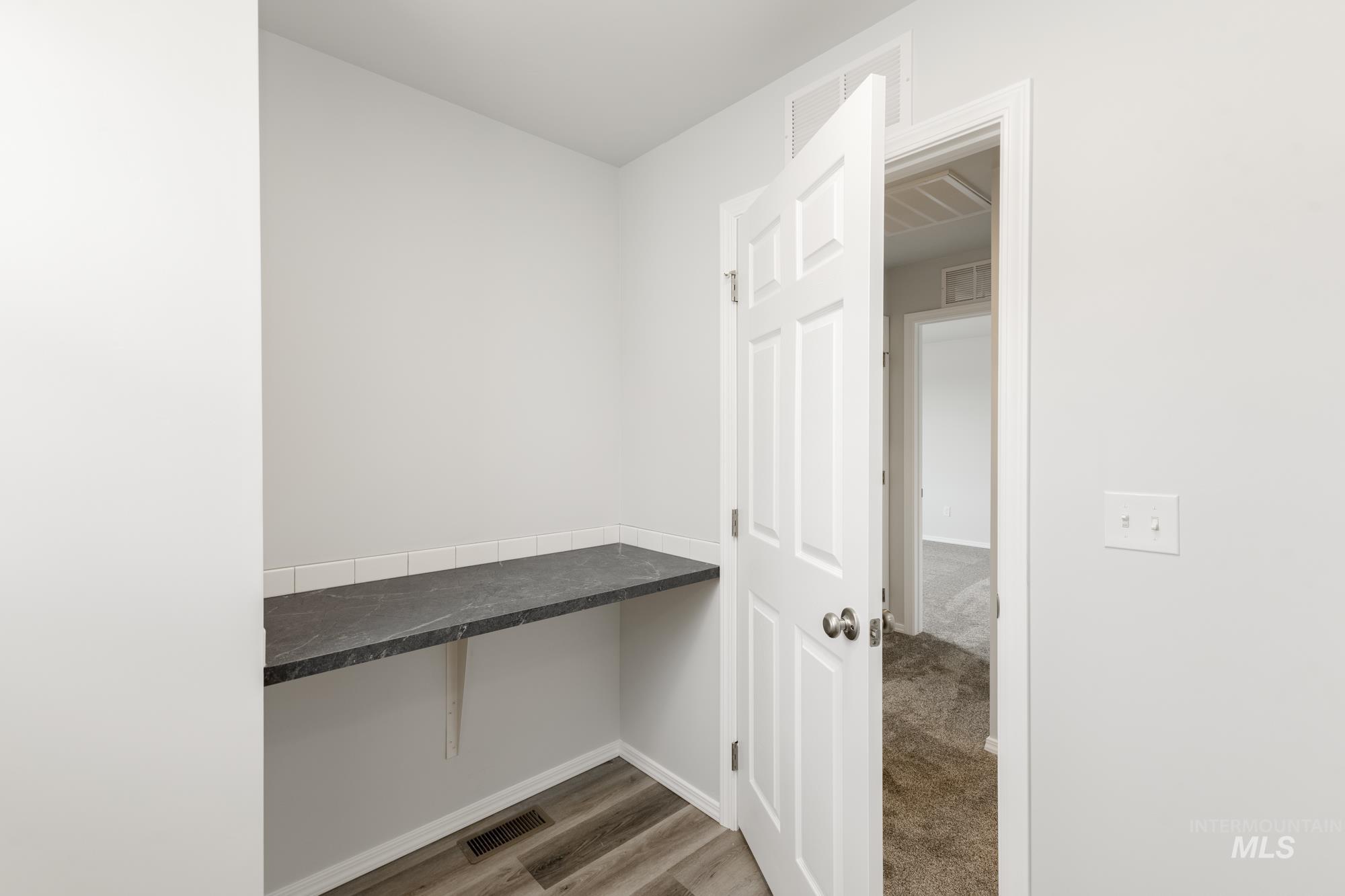 247 N Coltsfoot Ave Property Photo 19