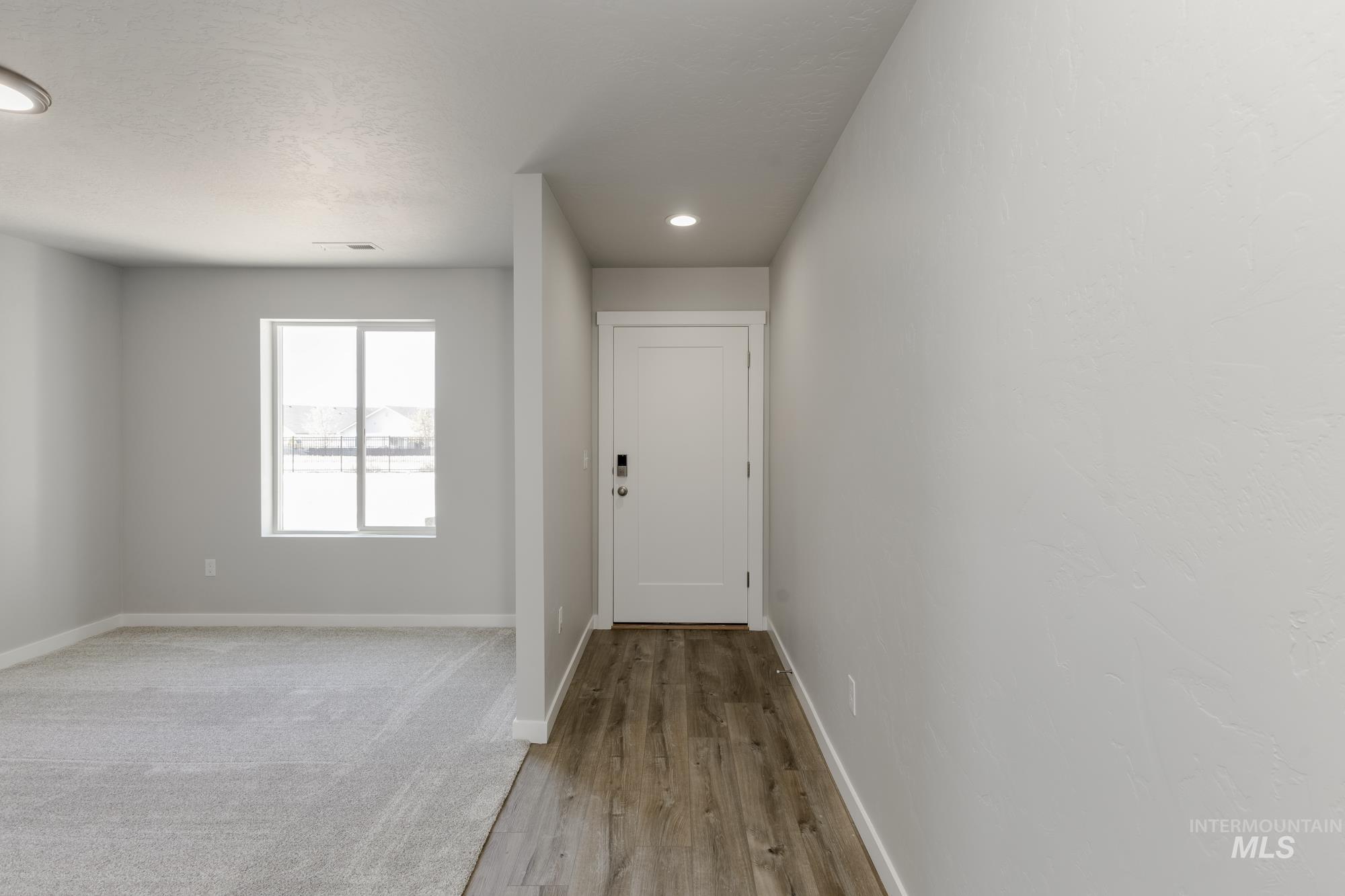 2502 W Minerva St Property Photo 2