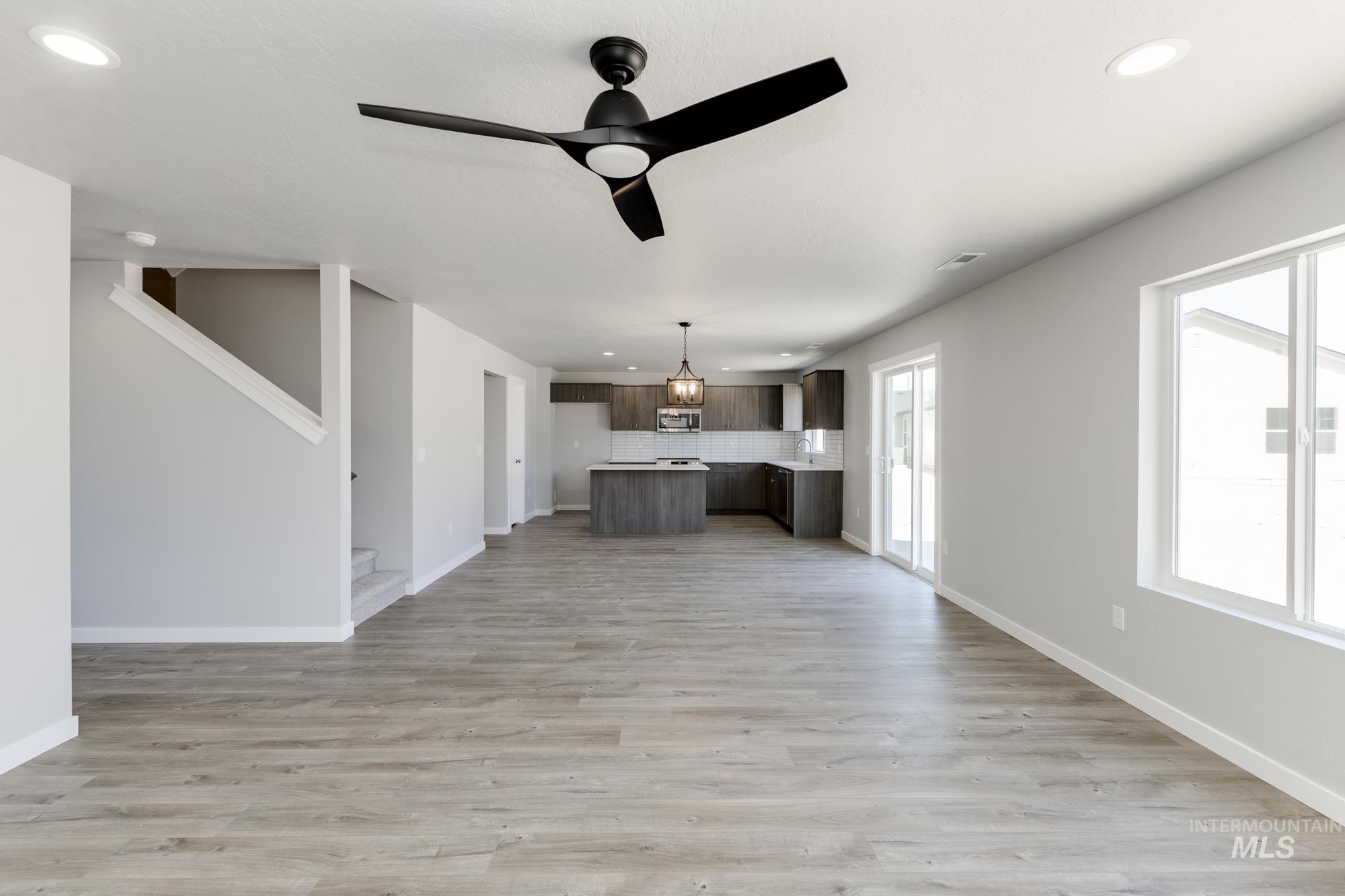 2502 W Minerva St Property Photo 9