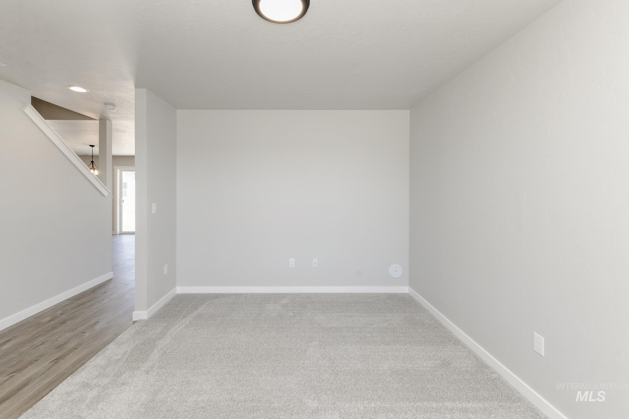 2502 W Minerva St Property Photo 10