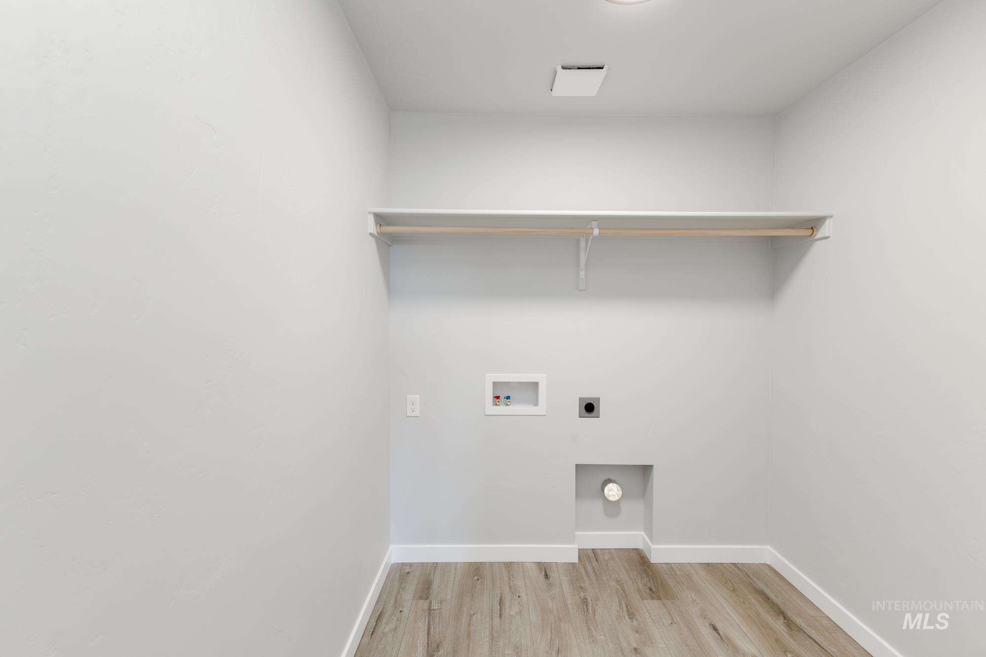 2502 W Minerva St Property Photo 17