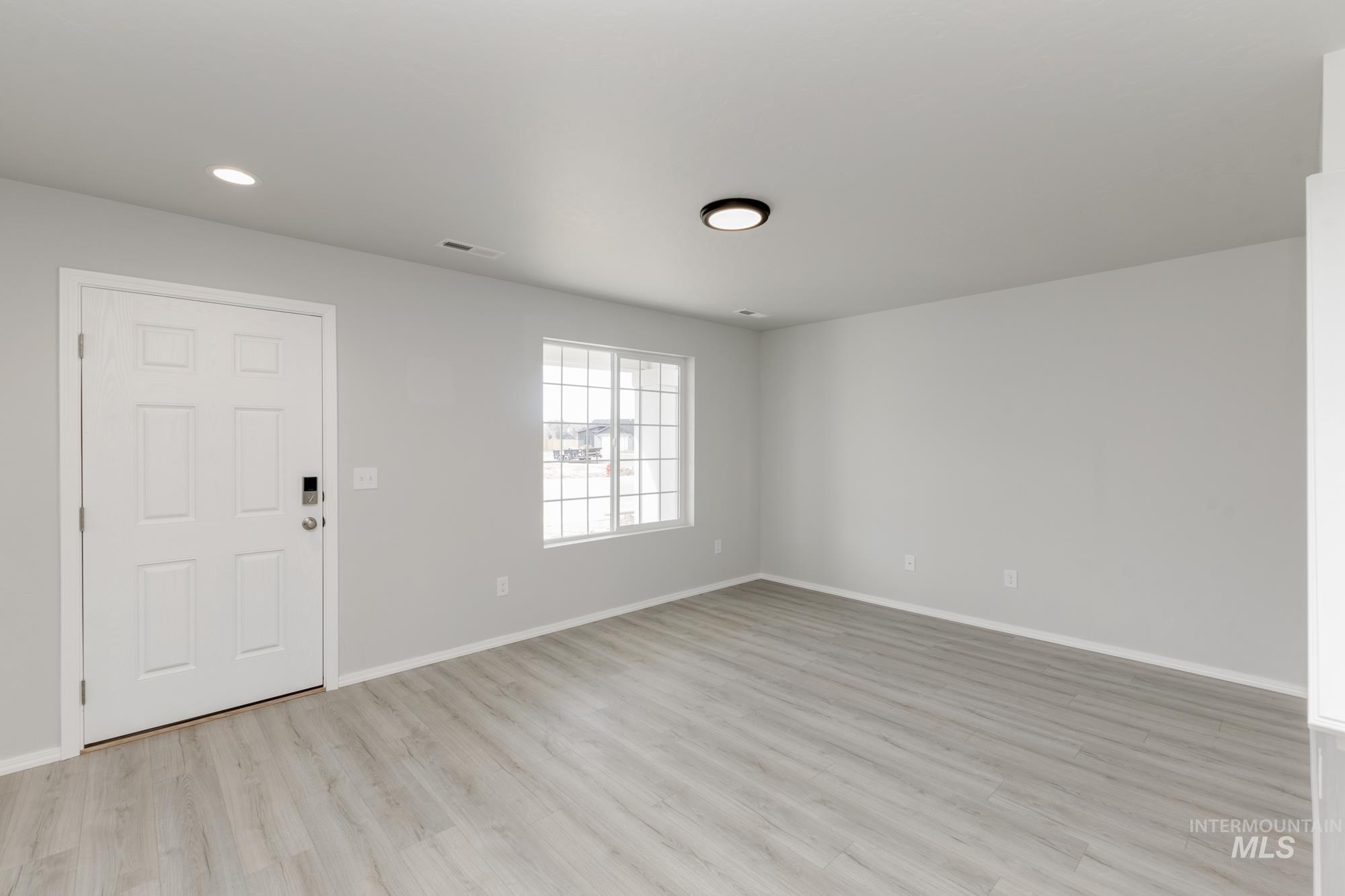 16818 Dunning Way Property Photo 2