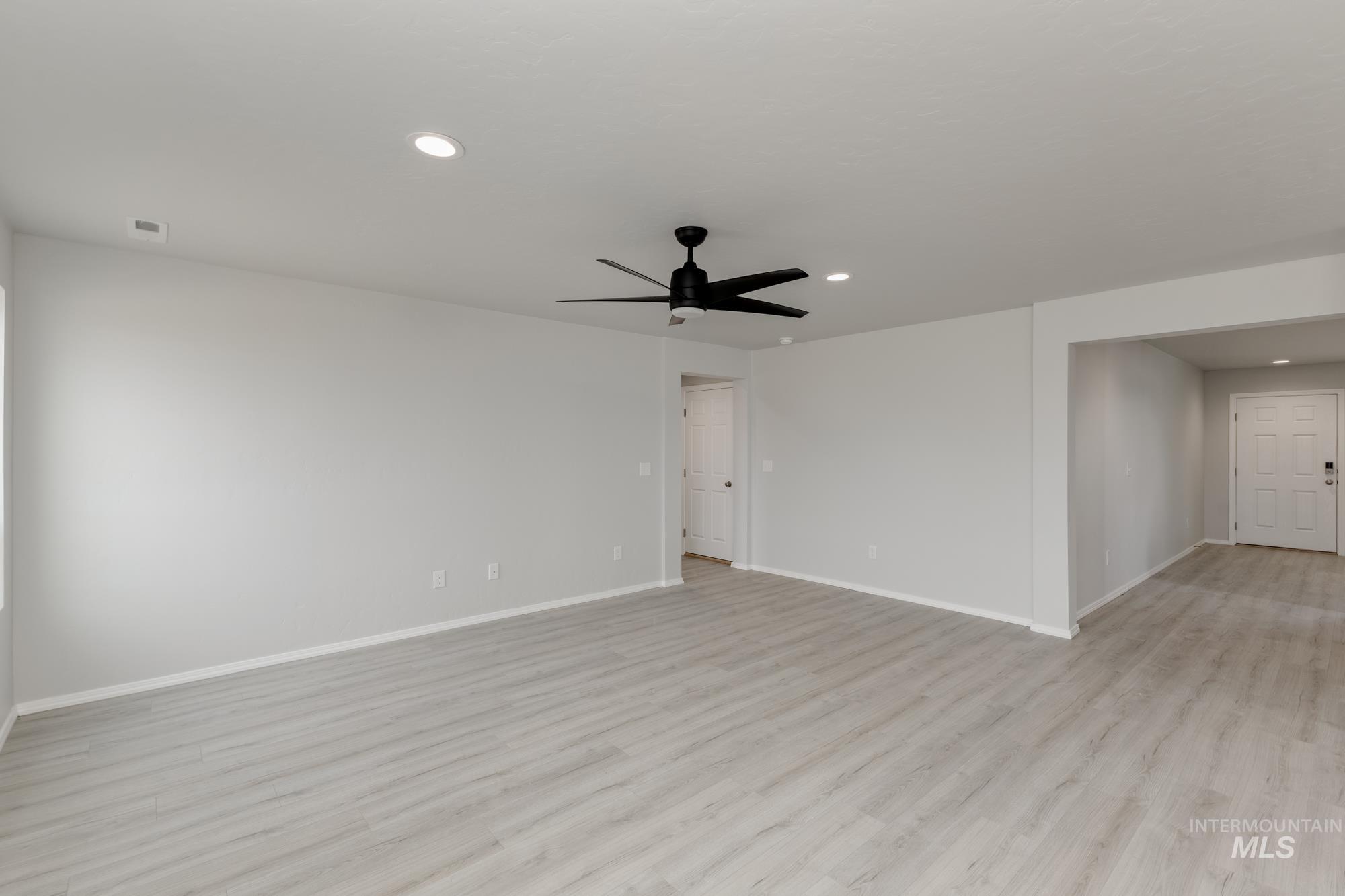 16818 Dunning Way Property Photo 6